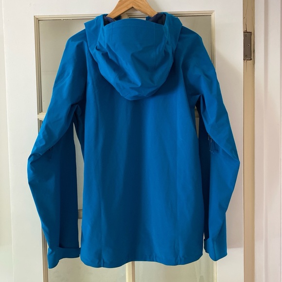 Patagonia blue waterproof, lightweight performance jacket with hood - Picture 4 of 7